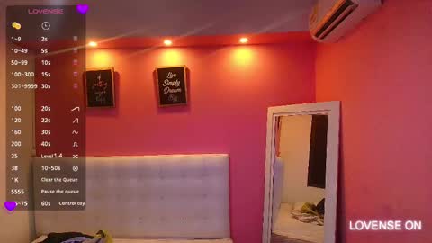 Snapshot of hornyhousekeeper_ chatting on 03-05-25, 12:22 Valentina online show from 03-05-25, 12:22