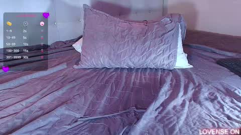 Snapshot of hornyhousekeeper_ chatting on 03-11-25, 03:12 Valentina online show from 03-11-25, 03:12
