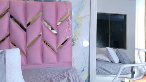 Snapshot of hornyhousekeeper_ chatting on 09-15-25, 12:38 Valentina online show from 09-15-25, 12:38