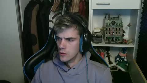 Snapshot of hornyjoey1 chatting on 11-13-25, 07:24 Joey online show from 11-13-25, 07:24