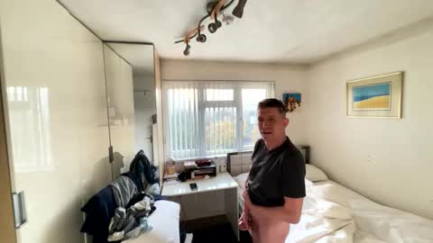 Snapshot of hornylondo chatting on 10-27-25, 07:12 Hornylondon online show from 10-27-25, 07:12