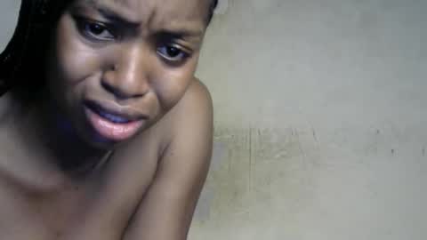 Snapshot of hornyslut_xx chatting on 03-09-26, 07:07 Bella online show from 03-09-26, 07:07