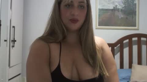 Snapshot of hornywifebbw chatting on 01-14-26, 12:44 Mary Coelho online show from 01-14-26, 12:44