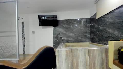 Snapshot of horrny_18_victoria chatting on 01-18-26, 02:04 ronald and victoria online show from 01-18-26, 02:04