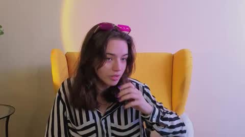 Mia online show from 10-02-25, 07:48