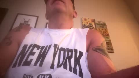 Snapshot of hoss43040 chatting on 09-09-25, 12:21 hoss43040 online show from 09-09-25, 12:21