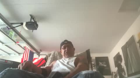 Snapshot of hoss43040 chatting on 09-09-25, 10:42 hoss43040 online show from 09-09-25, 10:42