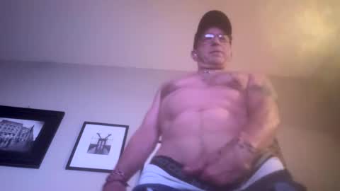 Snapshot of hoss43040 chatting on 09-25-25, 12:25 hoss43040 online show from 09-25-25, 12:25