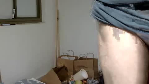 Snapshot of hostshairy chatting on 05-18-26, 04:18 Sally silly wily online show from 05-18-26, 04:18