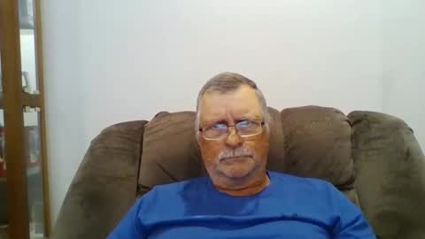 Snapshot of hot4tightholes chatting on 10-15-25, 01:11 hot4tightholes online show from 10-15-25, 01:11