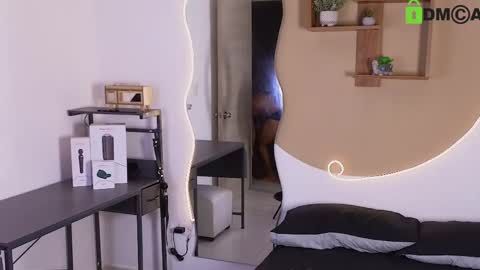 Snapshot of hot69temptation chatting on 05-08-26, 03:45 Marcus Tatti online show from 05-08-26, 03:45