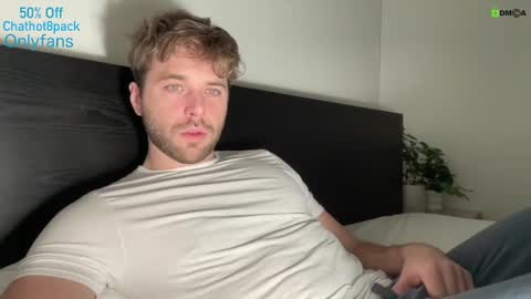 Snapshot of hot8pack01 chatting on 12-09-24, 09:37 Edward aka Wolf online show from 12-09-24, 09:37