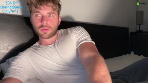 Snapshot of hot8pack01 chatting on 09-11-25, 07:47 Edward aka Wolf online show from 09-11-25, 07:47