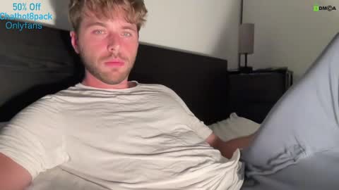 Snapshot of hot8pack01 chatting on 09-16-25, 10:33 Edward aka Wolf online show from 09-16-25, 10:33