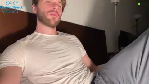 Snapshot of hot8pack01 chatting on 11-06-25, 05:52 Edward aka Wolf online show from 11-06-25, 05:52