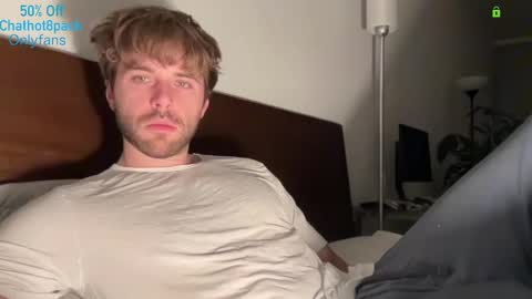 Snapshot of hot8pack01 chatting on 11-10-25, 11:26 Edward aka Wolf online show from 11-10-25, 11:26