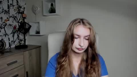 Snapshot of hot_1nina chatting on 10-07-25, 05:59 NINA online show from 10-07-25, 05:59