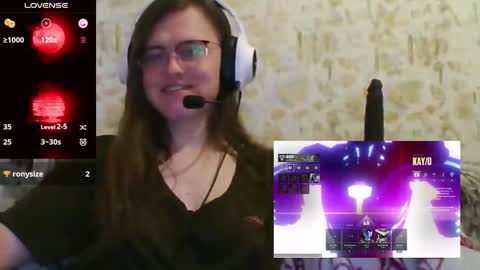 Snapshot of hot_agent chatting on 02-04-26, 10:43 Mia online show from 02-04-26, 10:43