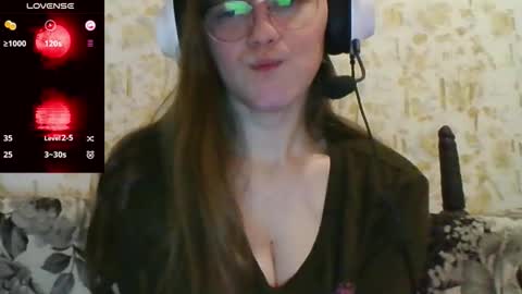 Snapshot of hot_agent chatting on 02-05-26, 07:02 Mia online show from 02-05-26, 07:02