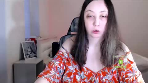 Snapshot of hot_and_pretty chatting on 02-17-26, 02:57 Lila online show from 02-17-26, 02:57