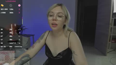 Snapshot of hot_babayaga chatting on 09-22-25, 04:20 online show from 09-22-25, 04:20