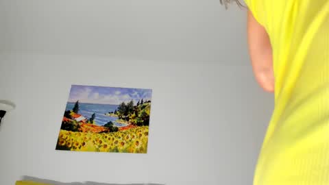 Snapshot of hot_babes_live chatting on 02-20-25, 06:57 AnaVicky online show from 02-20-25, 06:57