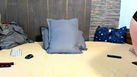 Snapshot of hot_chocolate4u chatting on 04-15-26, 09:27 hot_chocolate4u online show from 04-15-26, 09:27