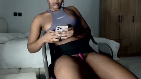 sonia  mis choco online show from 12-18-25, 05:19