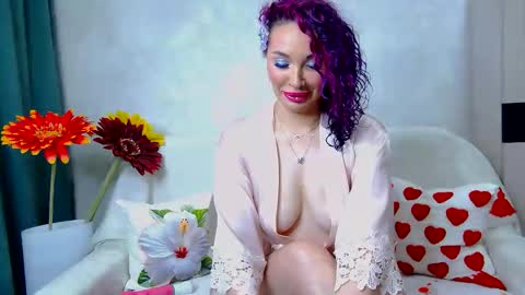 Snapshot of hot_darina chatting on 04-19-26, 03:17 Darina online show from 04-19-26, 03:17