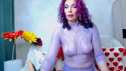 Snapshot of hot_darina chatting on 06-10-26, 04:34 Darina online show from 06-10-26, 04:34