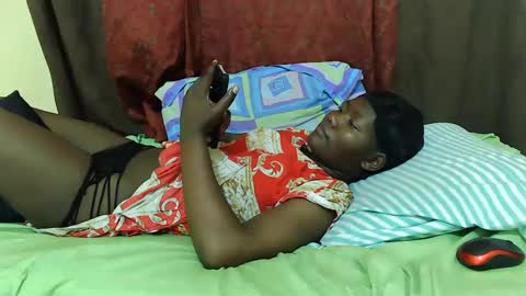Milly online show from 02-14-25, 07:17