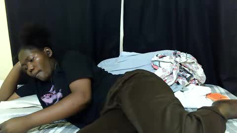 Snapshot of hot_darling95 chatting on 10-09-25, 07:01 Milly online show from 10-09-25, 07:01