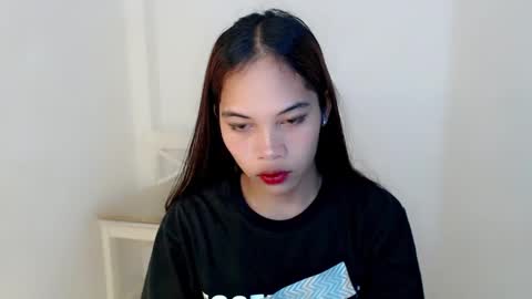 Snapshot of hot_falling_devilxx chatting on 12-18-24, 04:06    online show from 12-18-24, 04:06