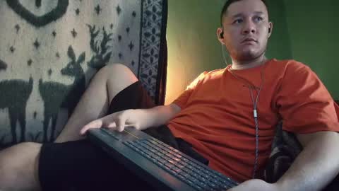 hot_guy36 online show from 05-10-26, 02:00