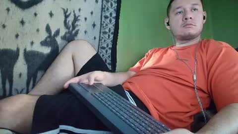 hot_guy36 online show from 06-18-26, 03:16