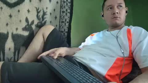 hot_guy36 online show from 06-23-26, 03:43