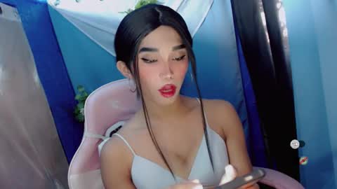Khianna online show from 03-17-26, 03:44