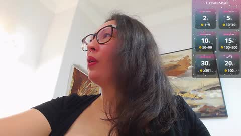 Halle online show from 12-09-24, 02:02