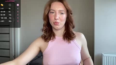 Snapshot of hot_lliinns chatting on 11-26-25, 08:15 Lina online show from 11-26-25, 08:15