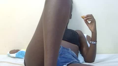 Snapshot of hot_melanie1 chatting on 04-11-26, 06:29 hot_melanie1 online show from 04-11-26, 06:29