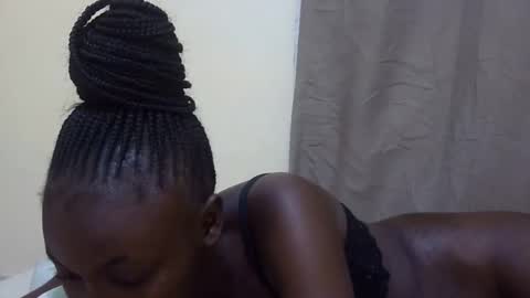 Snapshot of hot_melanie1 chatting on 05-06-26, 06:02 hot_melanie1 online show from 05-06-26, 06:02