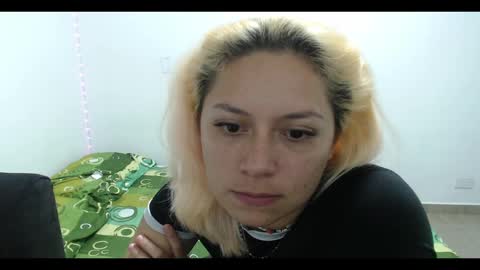 Mia online show from 01-31-25, 11:56
