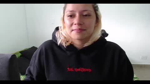 Mia online show from 02-16-25, 12:54