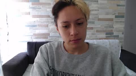 Mia online show from 09-26-25, 03:27