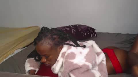 Hot petite online show from 12-10-24, 06:44