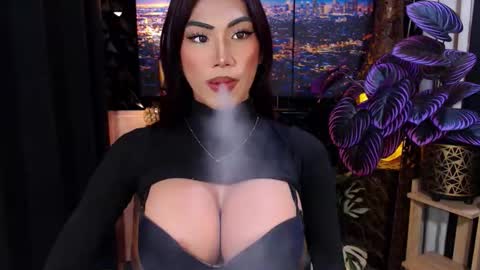 Snapshot of hot_pleasure_cock chatting on 12-05-25, 10:24 Julli Anna online show from 12-05-25, 10:24