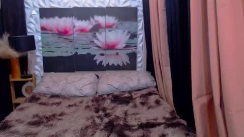 Snapshot of hot_pleasure_cock chatting on 12-19-25, 05:42 Julli Anna online show from 12-19-25, 05:42
