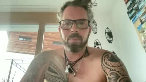 letmedoo2 online show from 10-19-25, 04:18