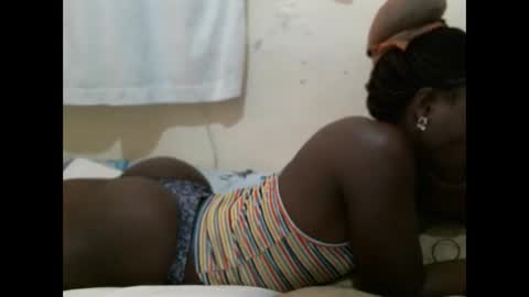 Snapshot of hot_shannia chatting on 10-24-25, 08:44 hot_shannia online show from 10-24-25, 08:44