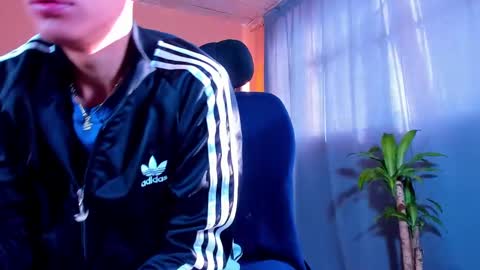 hot_twinks83 online show from 01-28-25, 12:22